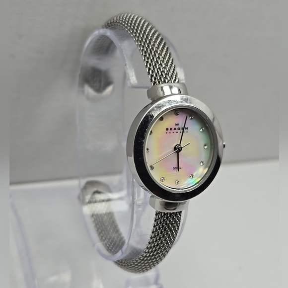 Womens Skagen Denmark Slim MOP Stain1ess Steel Bangle Quartz Watch New Battery - Picture 3 of 10